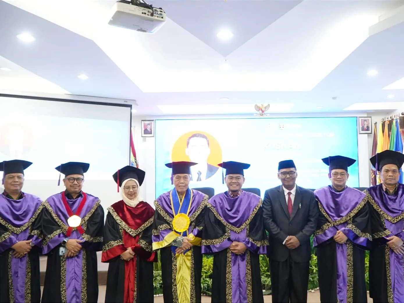 Dr. Kusnan Angkat Disertasi Wakaf Pohon, Raih Nilai Terpuji pada Sidang Promosi Doktor di UMSU