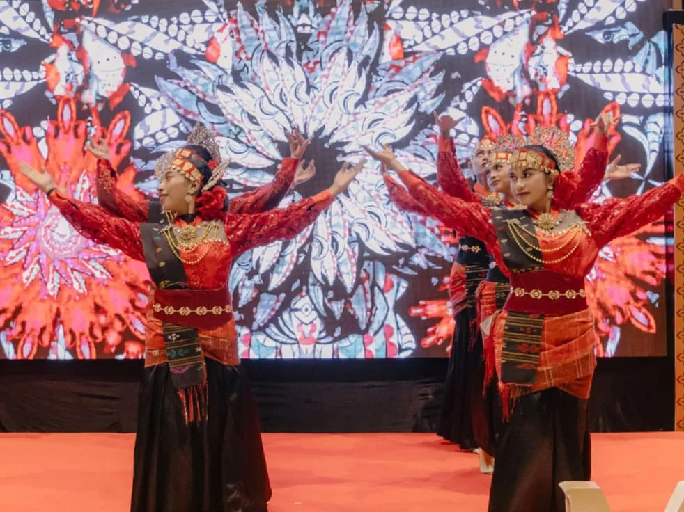 UKM Seni Tari UDI Medan Pukau Tamu Internasional