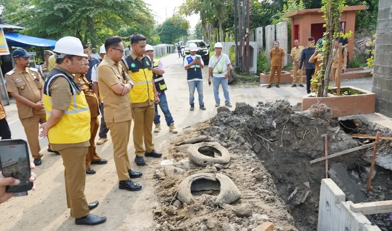 Tak Ingin Warga Kebanjiran Lagi, Wali Kota Medan Tinjau Langsung Pembangunan Drainase Sei Asahan