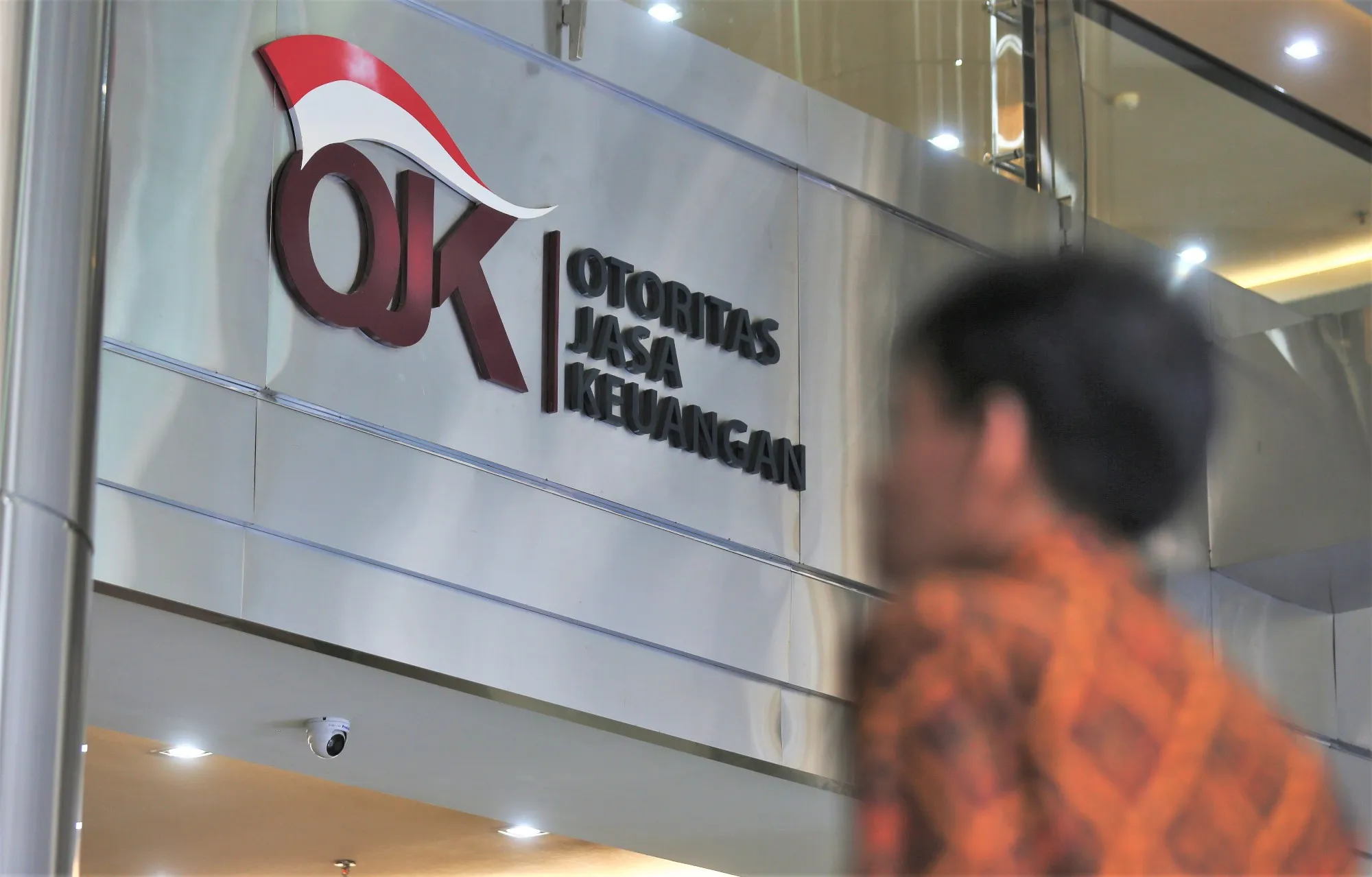 Hingga September 2026 OJK Cabut Izin 14 Bank