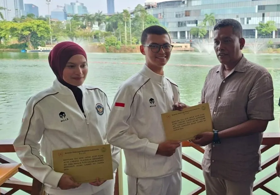 KONI Aceh Serahkan Tali Asih Atlet Dan Pelatih Di Asian Games
