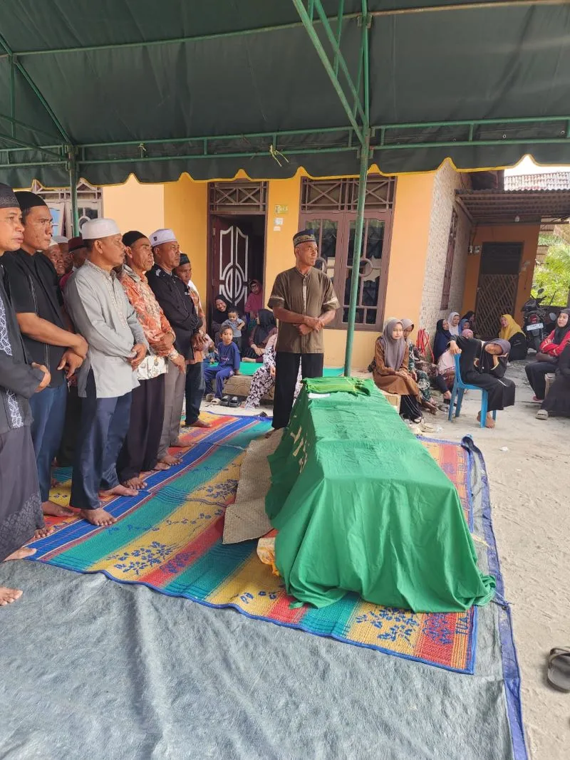 Polres Batubara Kunjungi Rumah Duka Korban Kebakaran PT Evyap