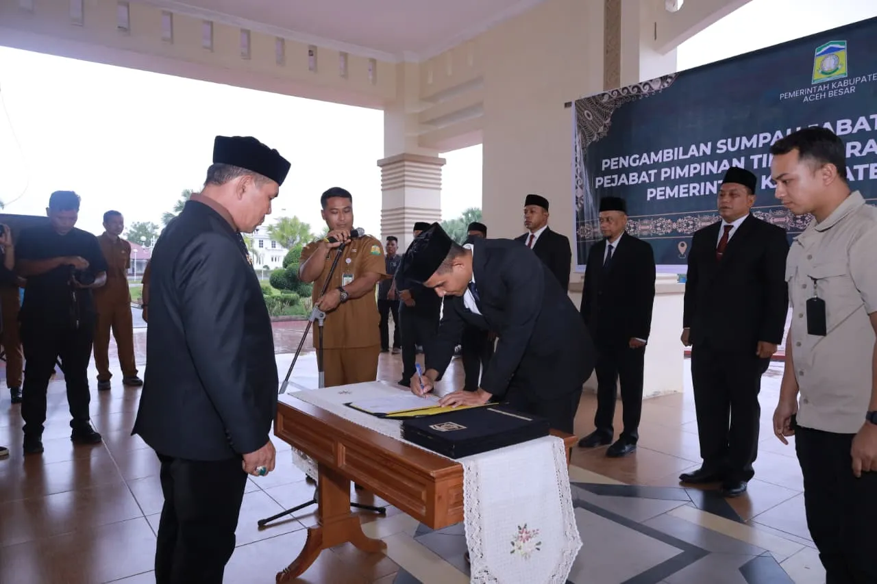 Bupati Aceh Besar Lantik 8 Pejabat Pimpinan Tinggi Pratama