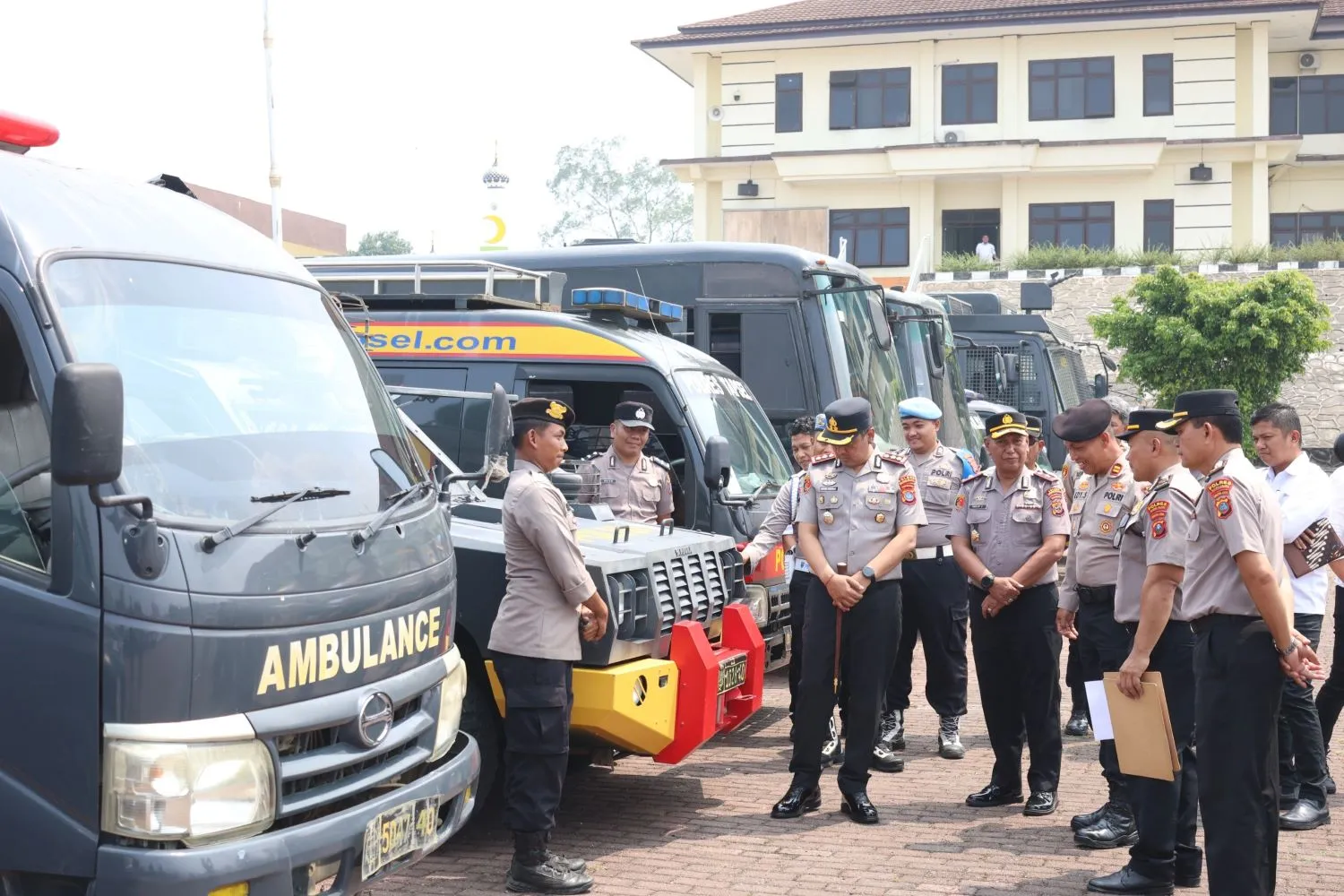 Kapolres Tapsel Periksa Randis Anggota