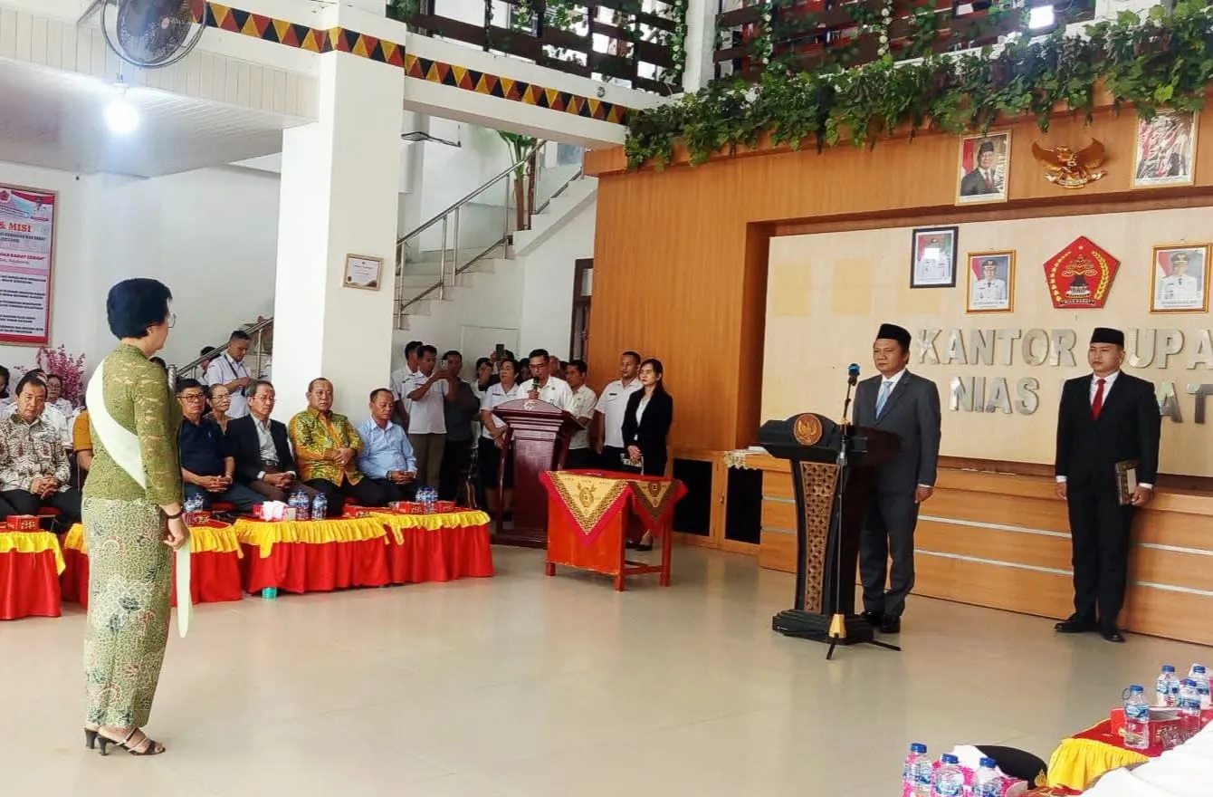 Bupati Nias Barat Lantik Salome Waruwu sebagai Pj Sekda