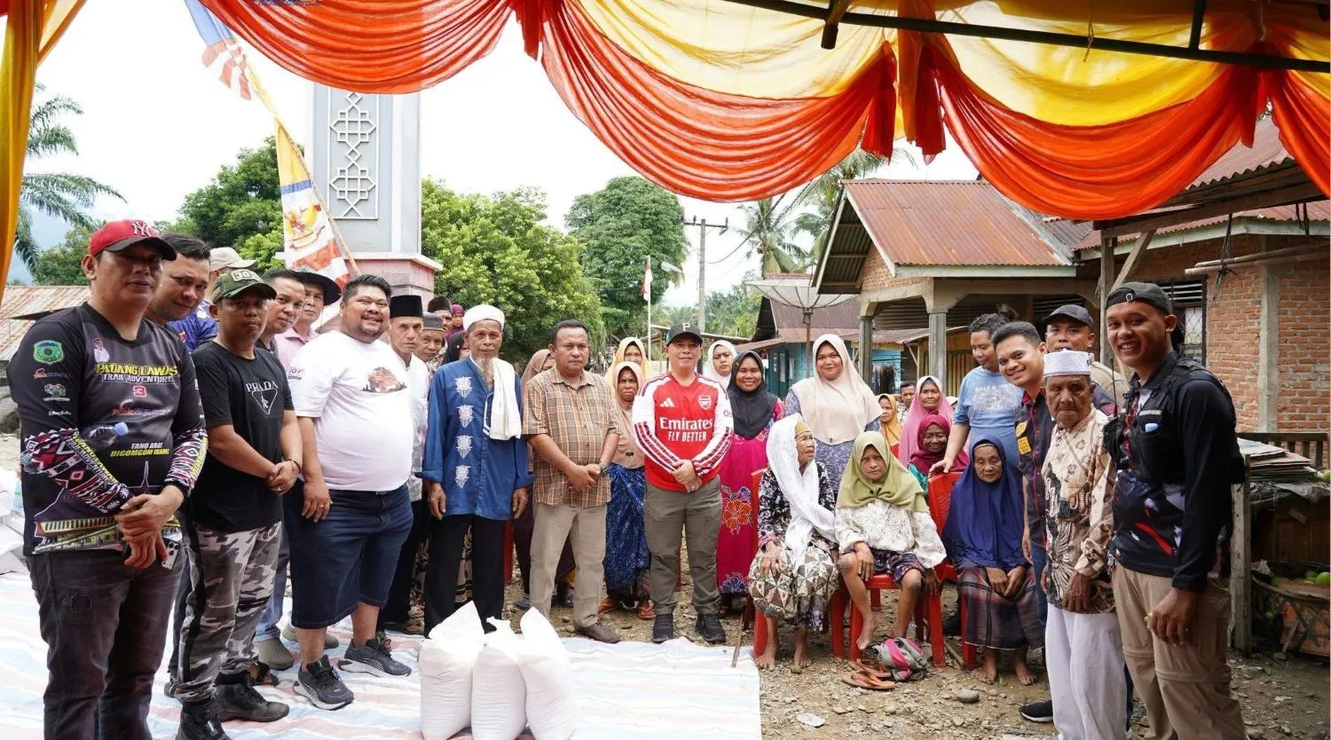 Bupati Padanglawas Silaturahmi dengan Warga Panarian dan Tinjau Jalan Barsel–Ulu Sosa