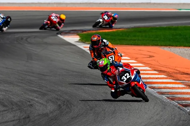 Terkencang FP Valencia, Ramadhipa Tembus 5 Besar Moto3 Junior