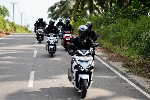 Tips Berkendara Tetap Nyaman Saat Hujan Abu Vulkanik