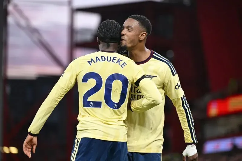 Arsenal Terus Tempel Ketat Man City