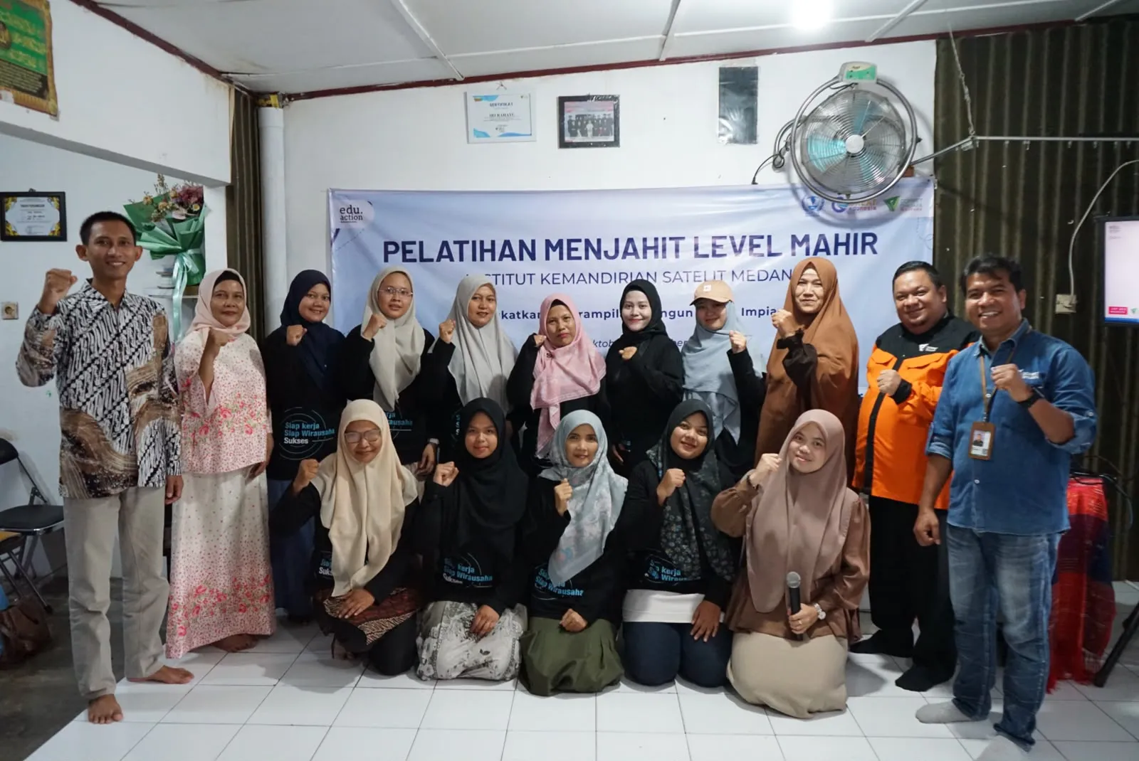 Dompet Dhuafa Waspada dan Institut Kemandirian Gelar Pelatihan Menjahit Level Mahir di Medan