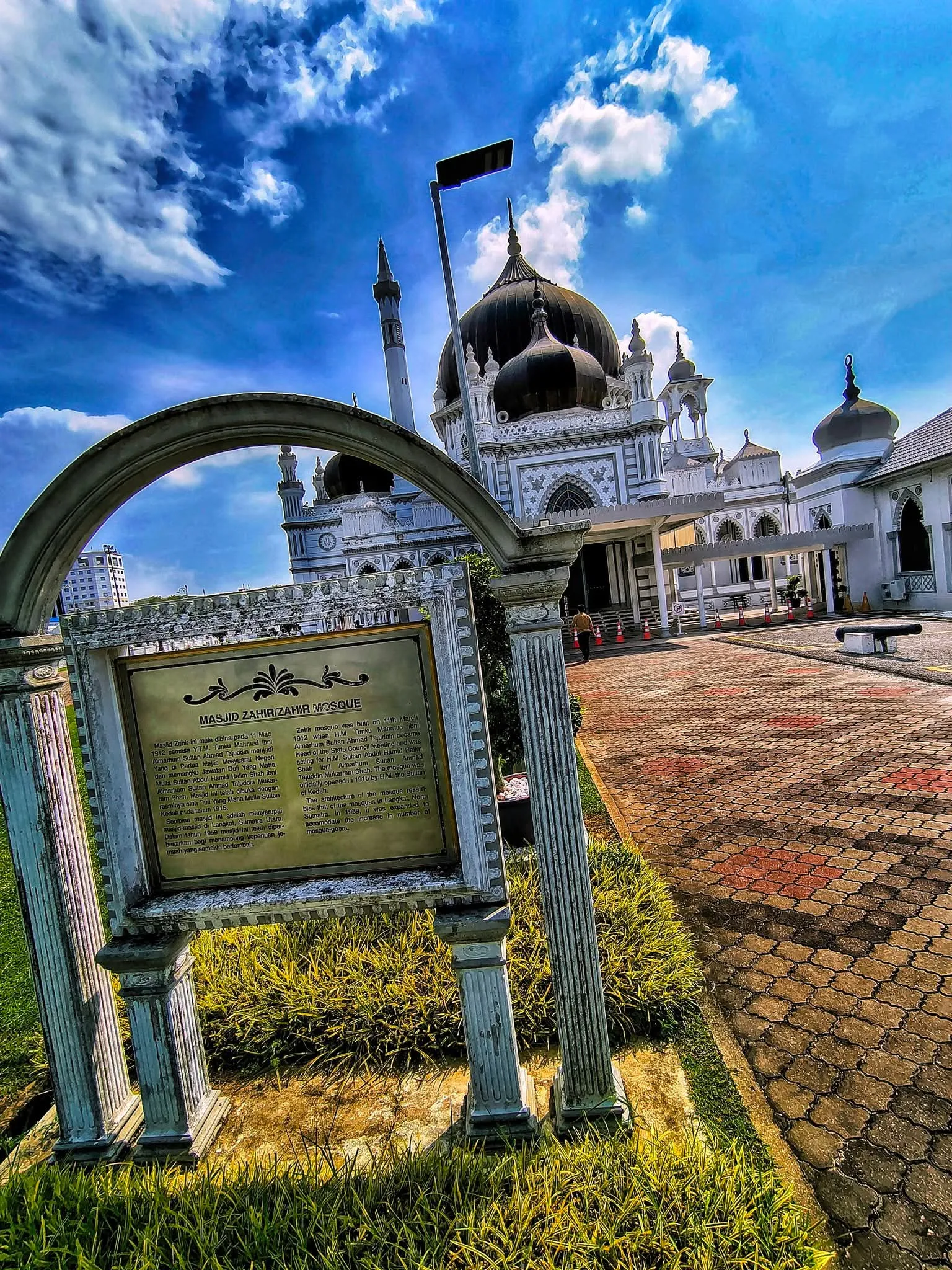 Masjid Zahir di Alor Setar, Kedah Terinspirasi dari Masjid Azizi di Tanjung Pura, Langkat