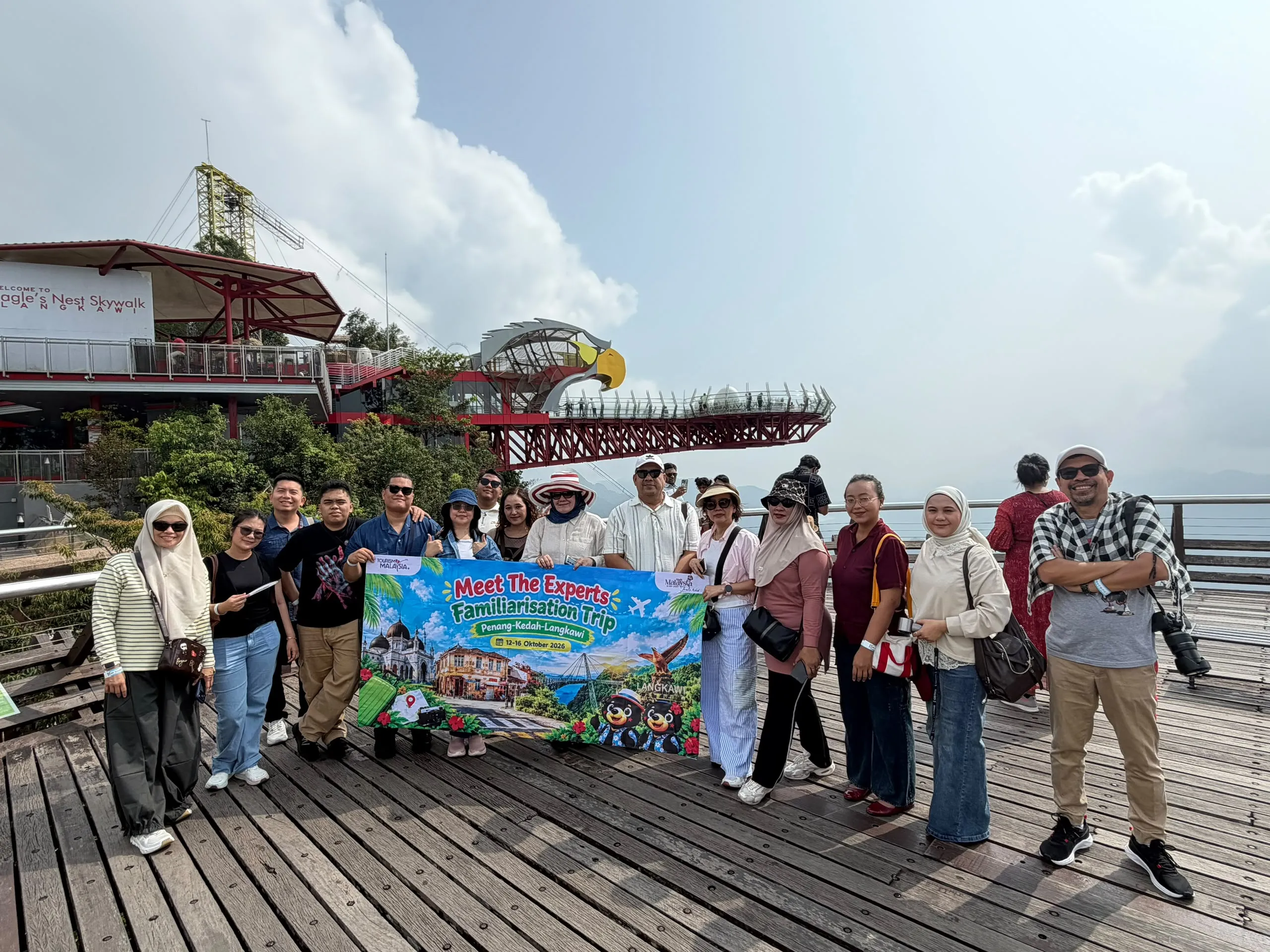 Menjajal Sensasi Langkawi SkyCab: Menembus Awan di Jalur Tercuram Dunia