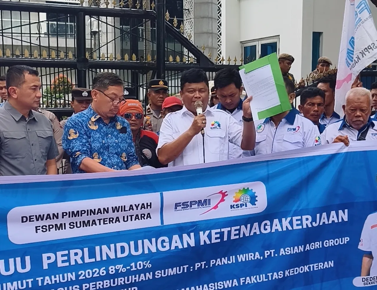 Buruh Geruduk DPRD Sumut, Tuntut Disahkannya UU Pelindungan Buruh tanpa Omnibus Law