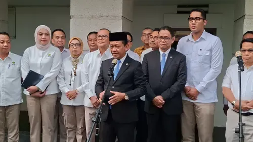 Subsidi Listrik Tembus Rp200 Triliun, Bahlil: PLTS 100 GWp Bisa Hemat APBN