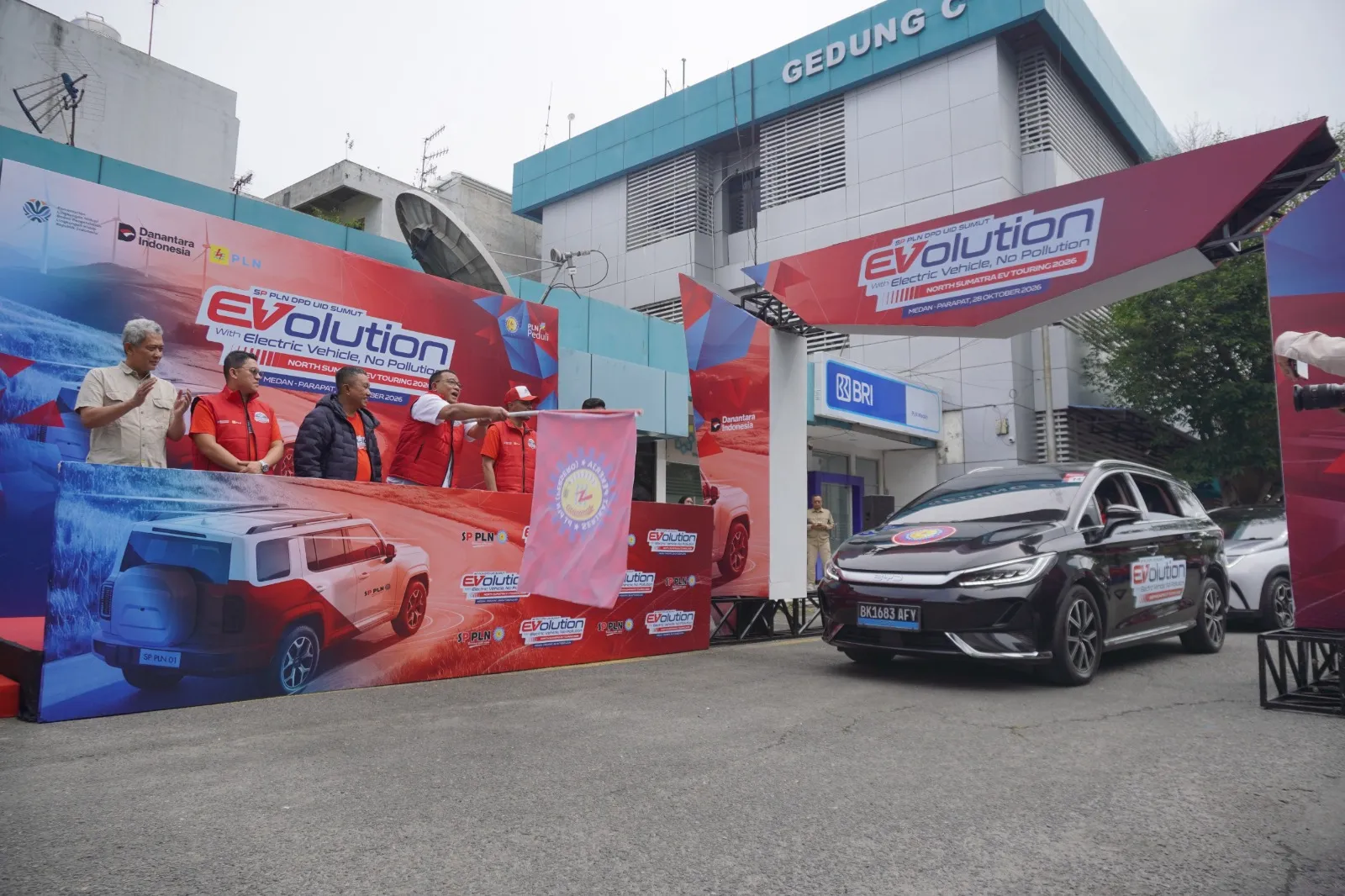 EVOLUTION HLN ke-81, SP PLN Sumut Bersama Menteri LH Gaungkan Kendaraan Listrik dan Pelestarian Danau Toba