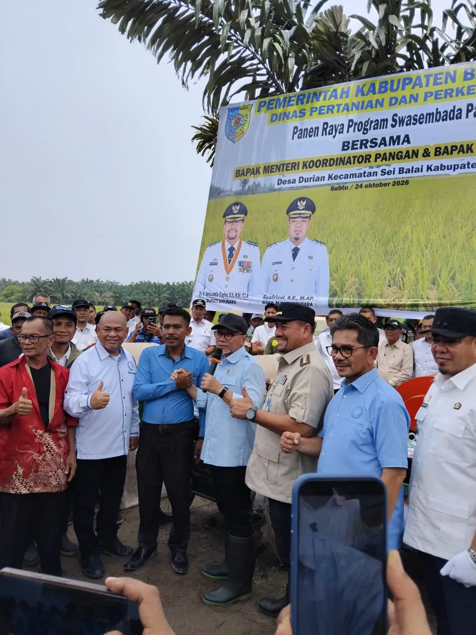 Menko Zulhas Bersama Bupati Batubara Bahar Hadiri Panen Raya Program Swasembada Pangan