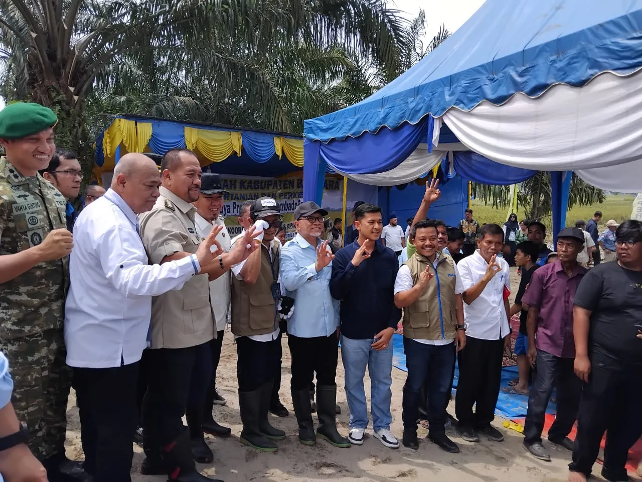 Menko Zulhas Bersama Bupati Batubara Bahar Hadiri Panen Raya Program Swasembada Pangan