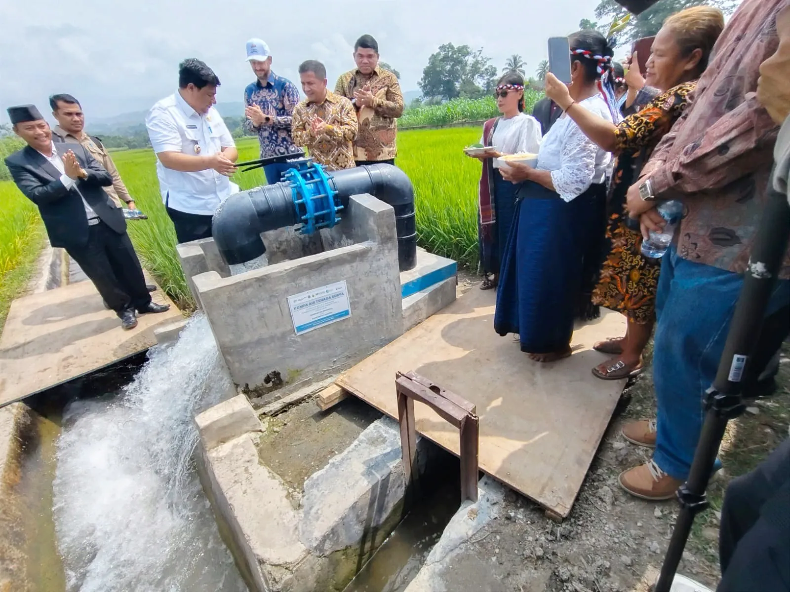 Dukung Pertanian Hijau di Danau Toba, Pompa Air Tenaga Surya Rp5,7 M Resmi Beroperasi di Samosir
