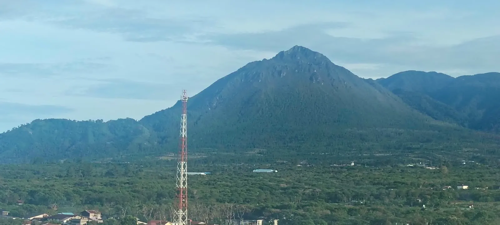 Aktivitas Burni Telong Tercatat Dua Gempa Vulkanik Dalam