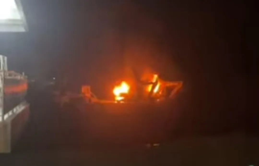 Tambang Ilegal Ancam Masjid, Warga Bakar Ekskavator di Kotanopan