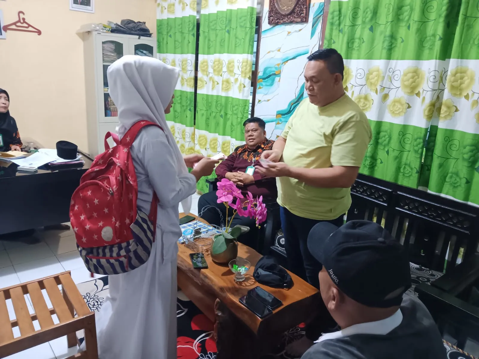 Pelajar MTs PAB Sampali: "Terima Kasih Pak Dahnil Ginting Atas Bantuannya Saya Bisa Ikut Ujian"