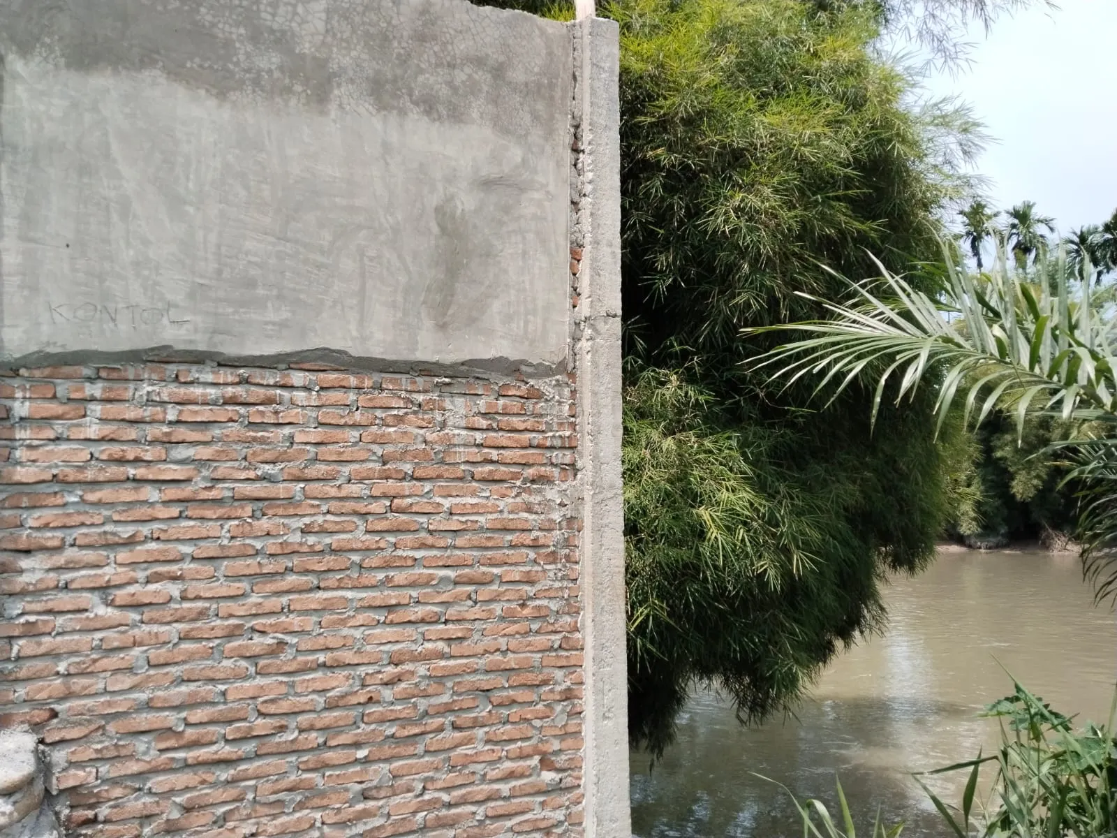 PT. TSM Tebingtinggi Tutup Sempadan Sei Padang, Warga Resah