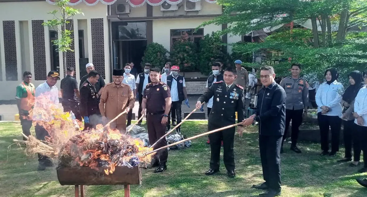 10 Kg Sabu dan 19,3 Kg Ganja, Dimusnahkan di Mapolres Bireuen
