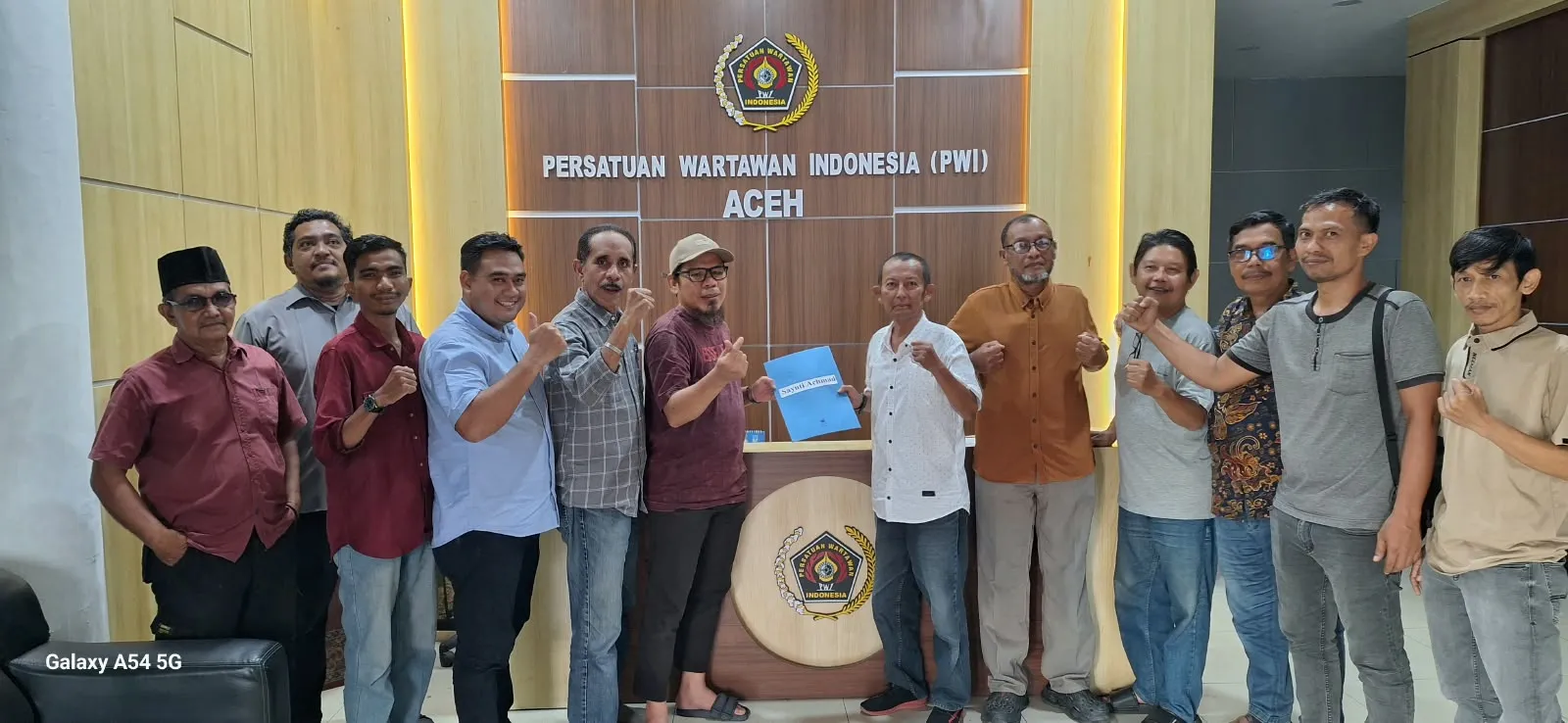 Dua Mantan Ketua dan Nasir Nurdin Hadiri Pendaftaran Sayuti Achmad Bacalon Ketua PWI Aceh