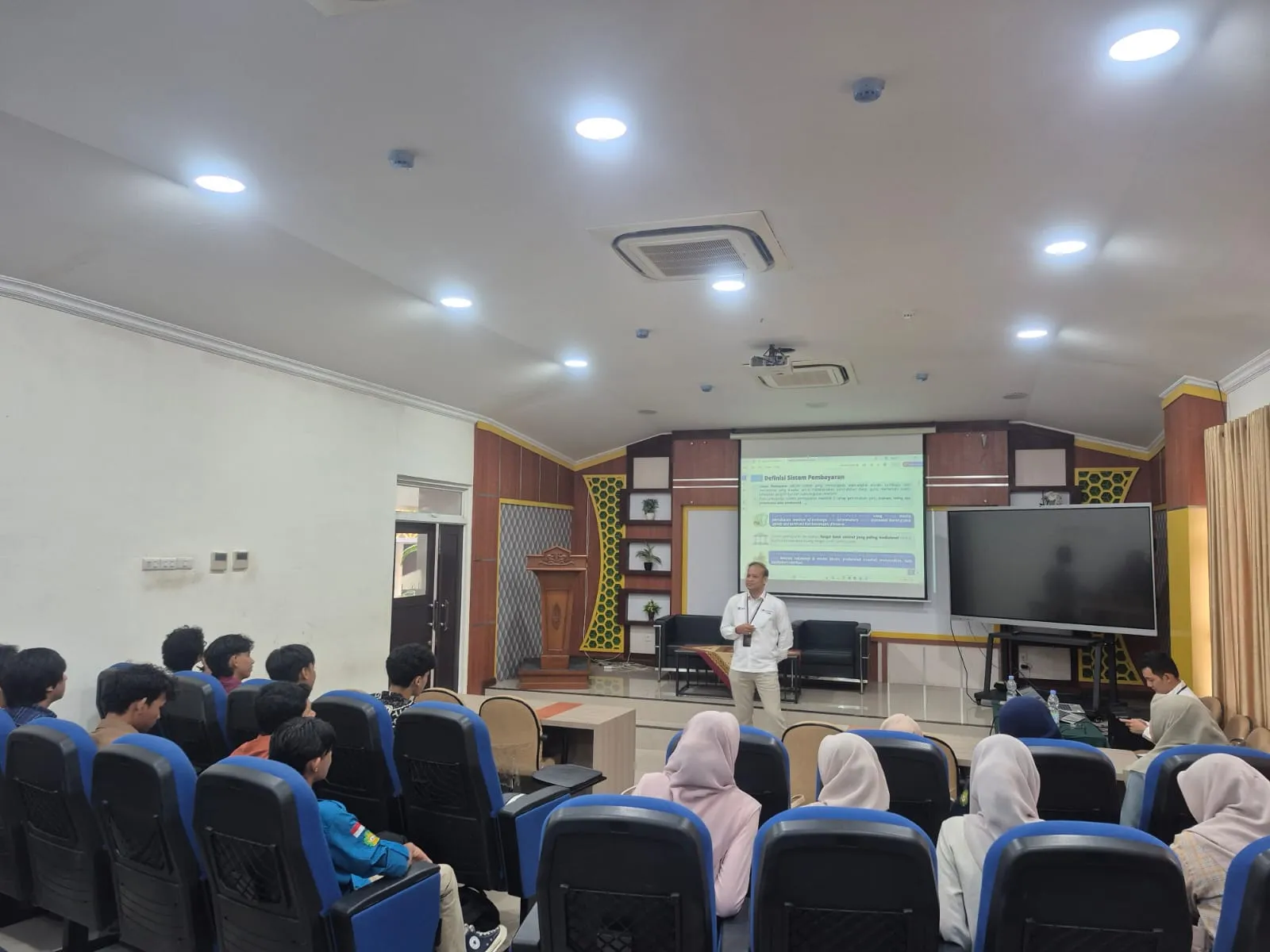 Mencetak Ekonom Muda dari Kampus UIN Ar-Raniry