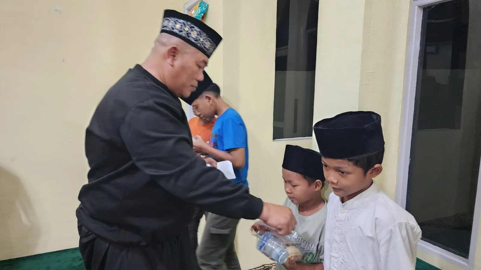 20 Anak Yatim Terima Santunan Di Musala Polres Batubara