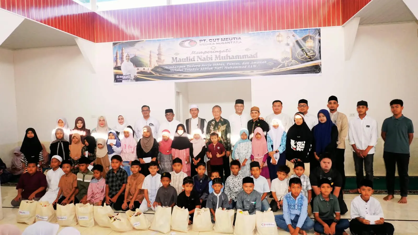 Peringati Maulid Nabi Muhmmad Saw, PT CMN Santuni Anak Yatim dan Isi Tausyiah