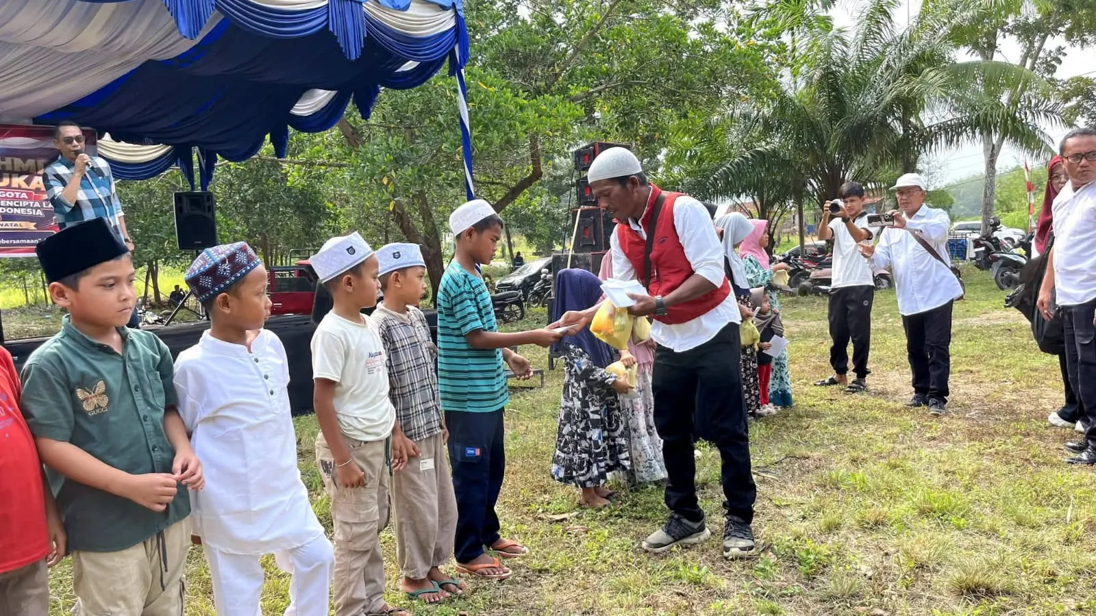PAPPRI Madina Berbagi Kasih dengan 34 Anak Yatim, Pererat Silaturahmi dan Kepedulian Sosial