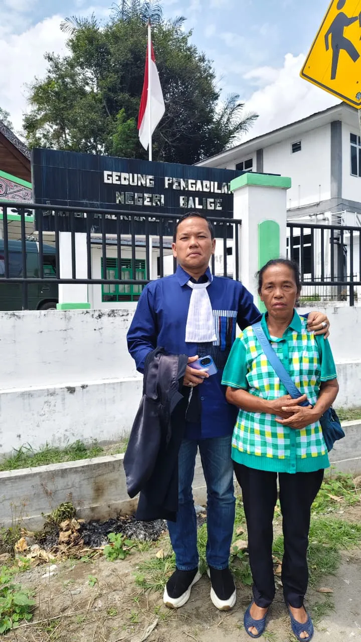Perjuangan Hukum Advokat Benri Pakpahan Berbuah Vonis Bebas Bagi Petani Lansia di Samosir
