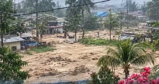 Padang Kembali Dilanda Banjir Bandang
