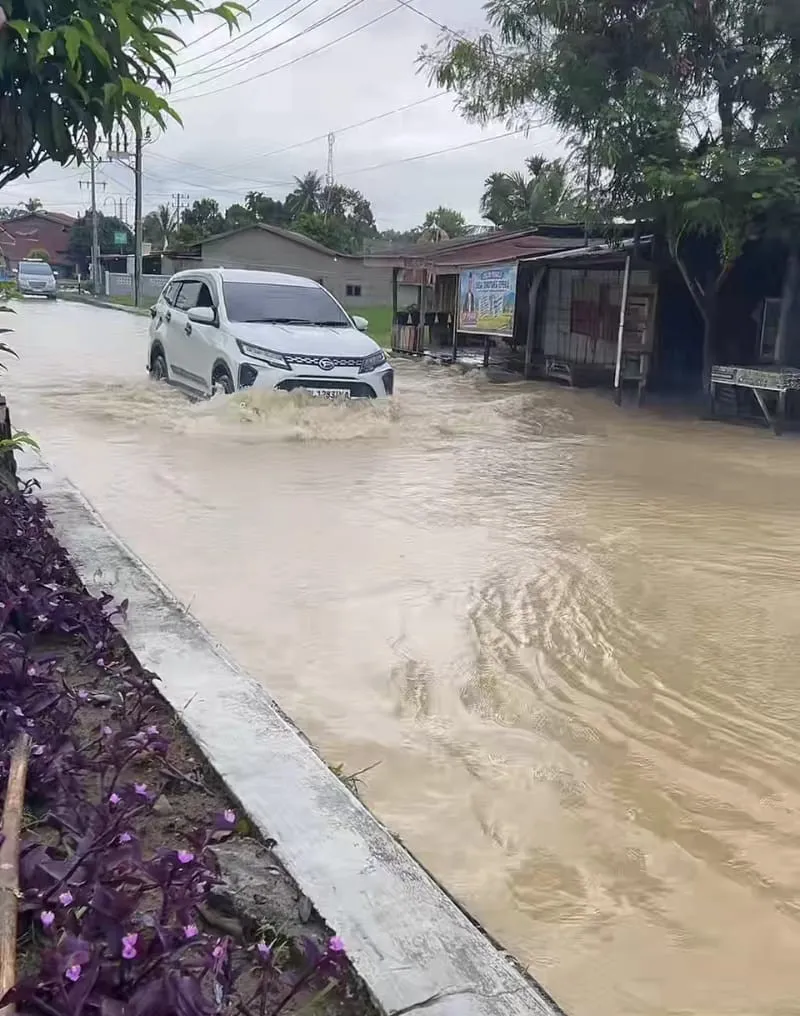 Tanggul Jebol, Jalan Nasional Kutacane-Medan dan Permukiman di Bambel Terendam Banjir