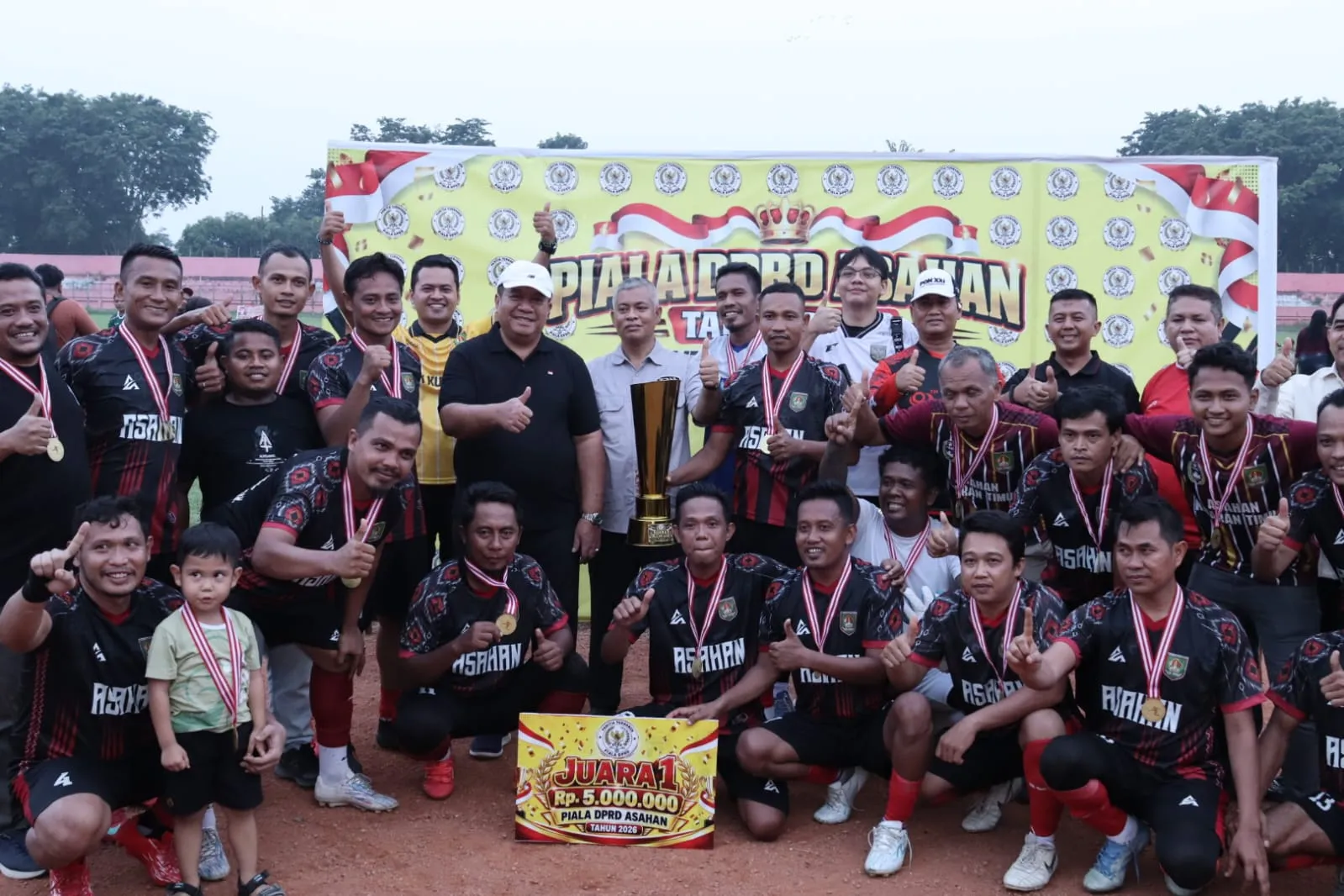 Bupati Asahan Resmi Tutup Piala DPRD Antar Kecamatan, Kisaran Timur B Juara I