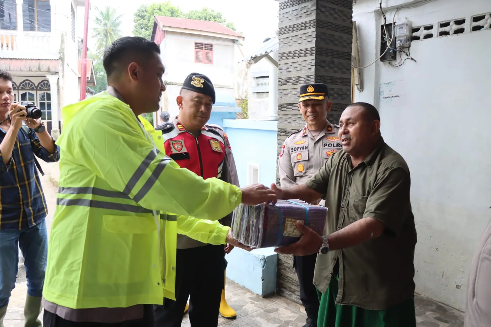 Polres Binjai Evakuasi Korban Banjir, Utamakan Keselamatan Warga Terdampak