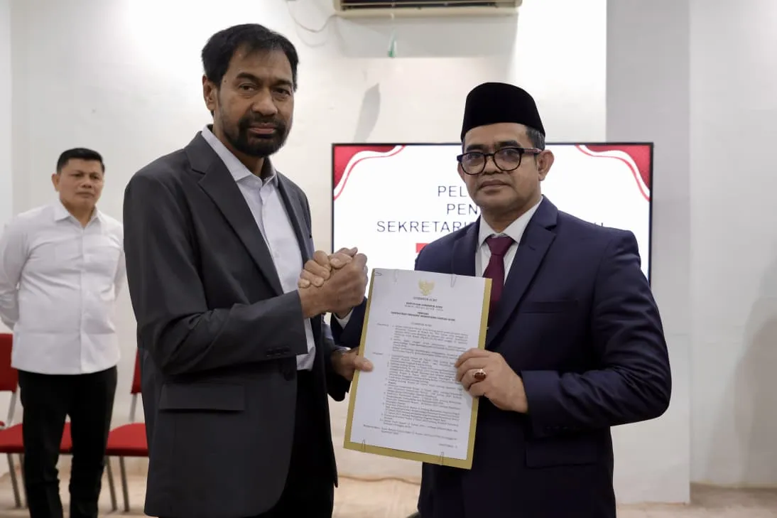 Lantik Taufik sebagai Pj Sekda Aceh, Mualem: Perkuat Sinergi