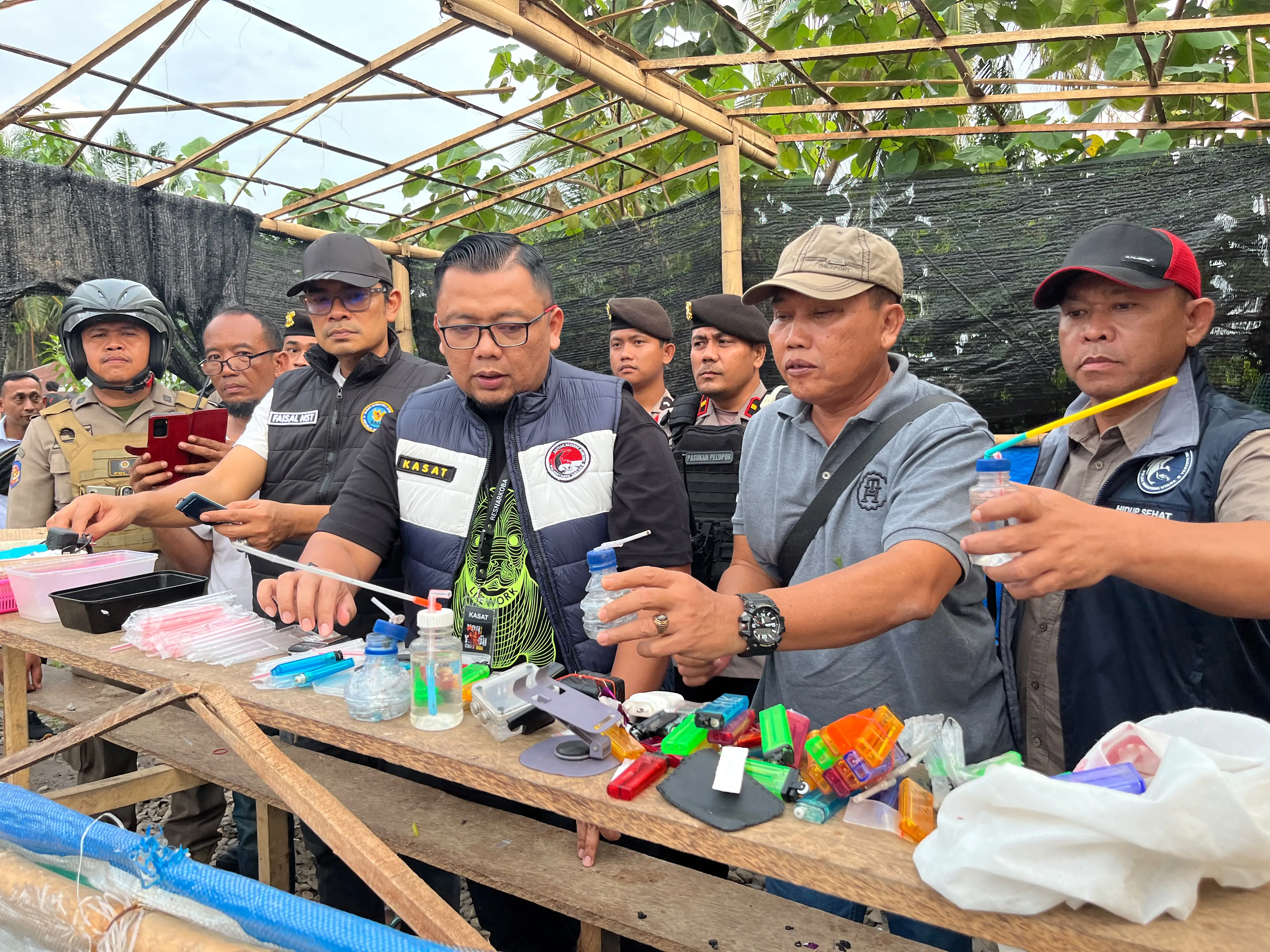 Gerebek Sarang Narkoba Desa Serbajadi, 6 Barak Narkoba Dibumihanguskan