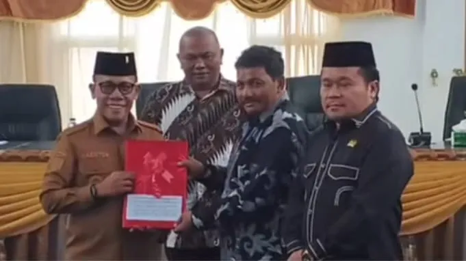Bupati Tapteng Ajukan 3 Ranperda, Bantuan Hukum untuk Warga Miskin Jadi Sorotan