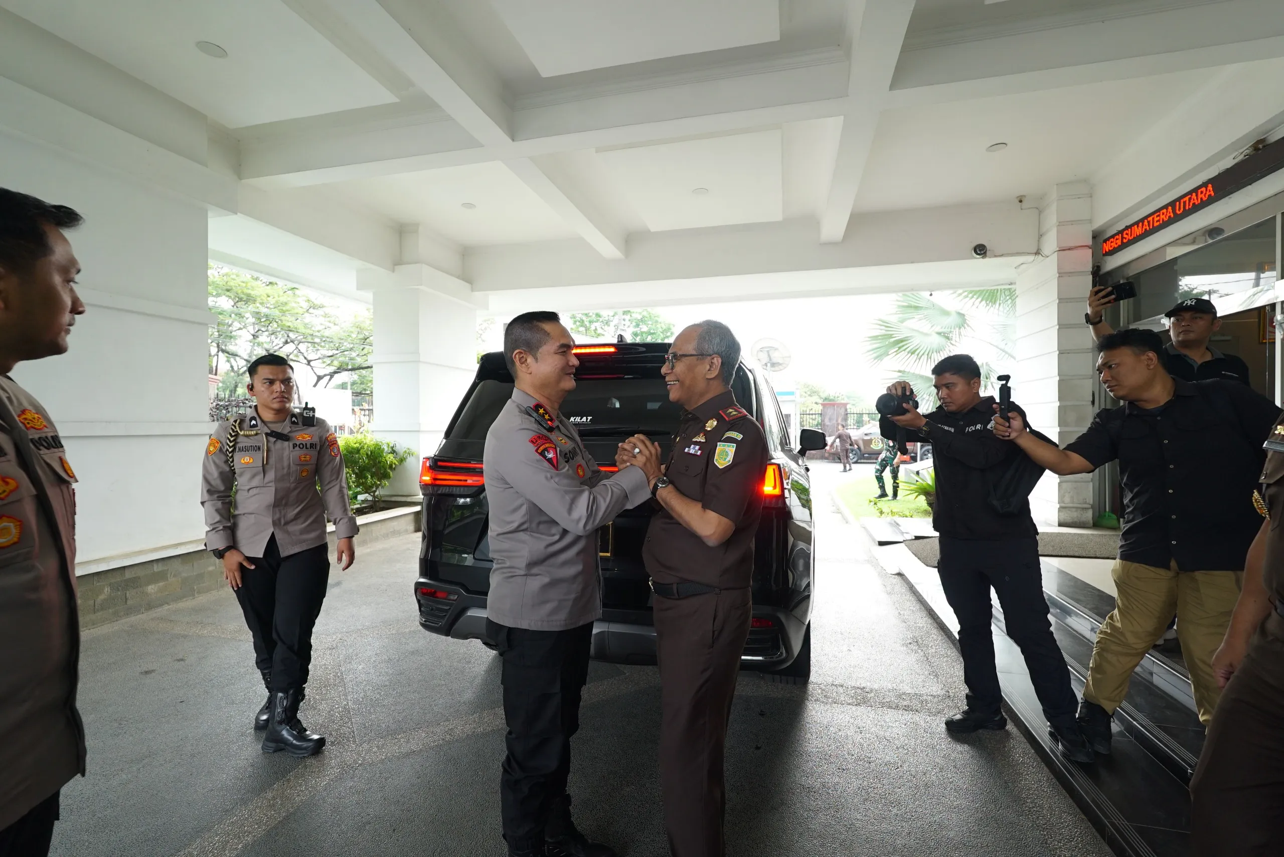 Terima Kunjungan Kapolda, Kajati Sumut Tekankan Penegakan Hukum Tanpa Transaksi