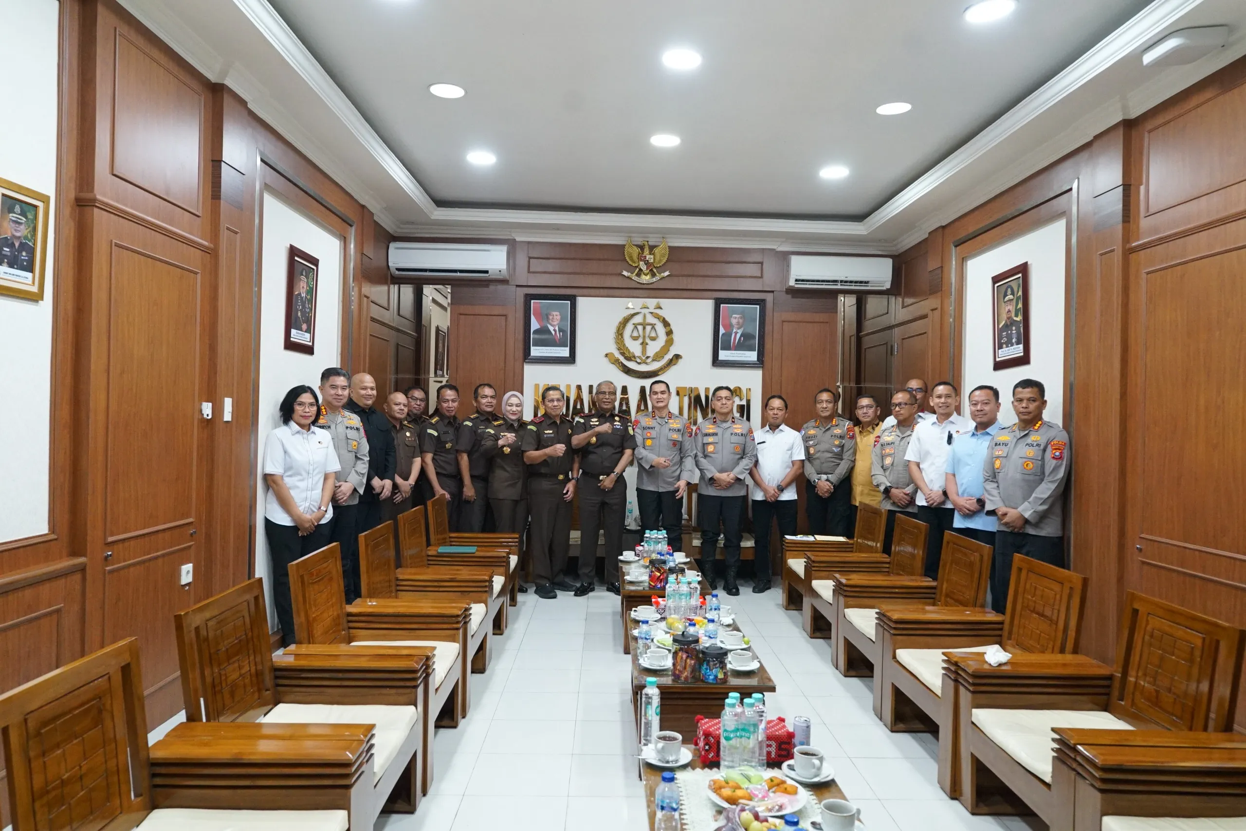 Terima Kunjungan Kapolda, Kajati Sumut Tekankan Penegakan Hukum Tanpa Transaksi