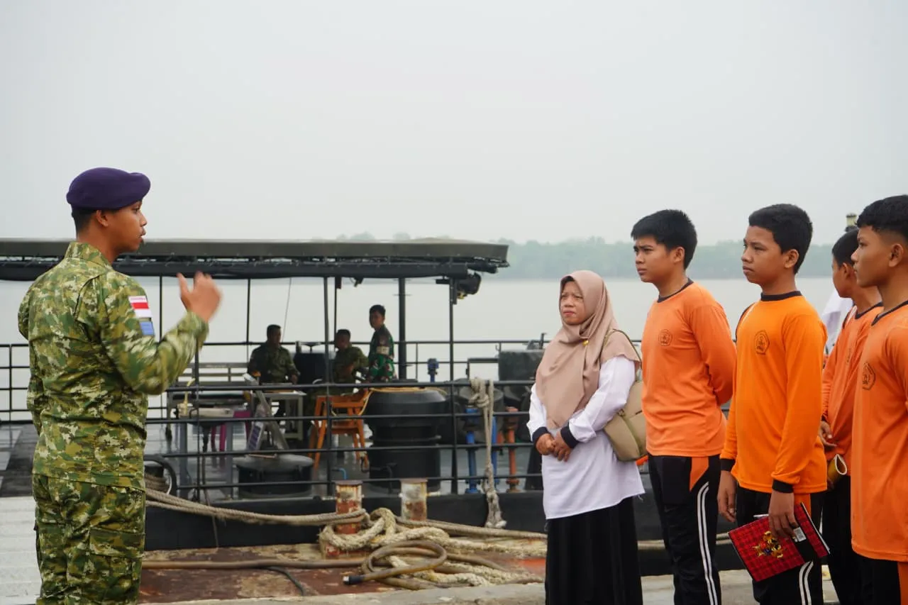 Ratusan Siswa SMP Negeri 02 Percut Seituan Kobarkan Semangat Cinta Laut di Kodaeral I