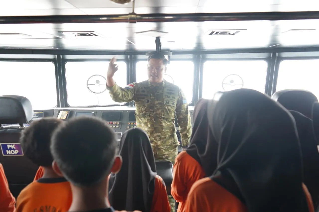 Ratusan Siswa SMP Negeri 02 Percut Seituan Kobarkan Semangat Cinta Laut di Kodaeral I