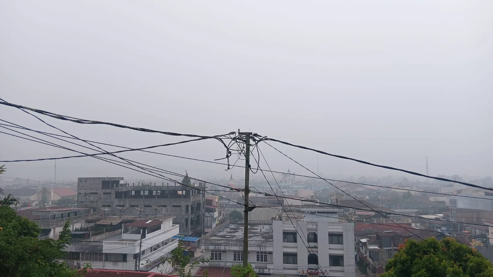 Kabut Asap Selimuti Tarutung, Dinkes Taput Pantau Kasus ISPA