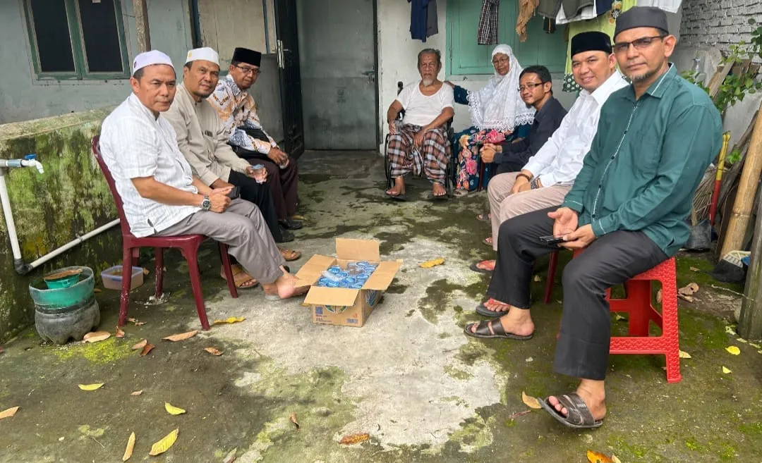 Aktivis Islam Sumut Silaturahim Ke Rumah Sesepuh Ustadz Sudirman Timsar Zubil