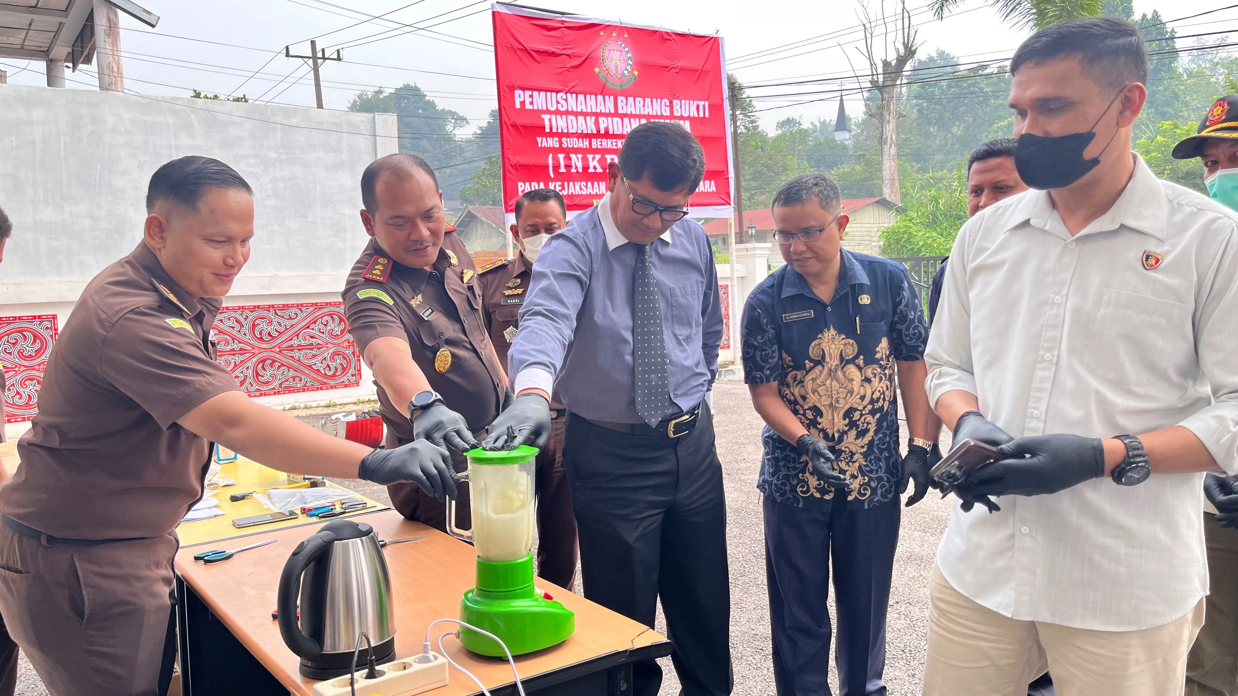 Kejari Taput Musnahkan Barang Bukti 37 Perkara, Sabu 15,41 Gram dan Ganja 418,57 Gram