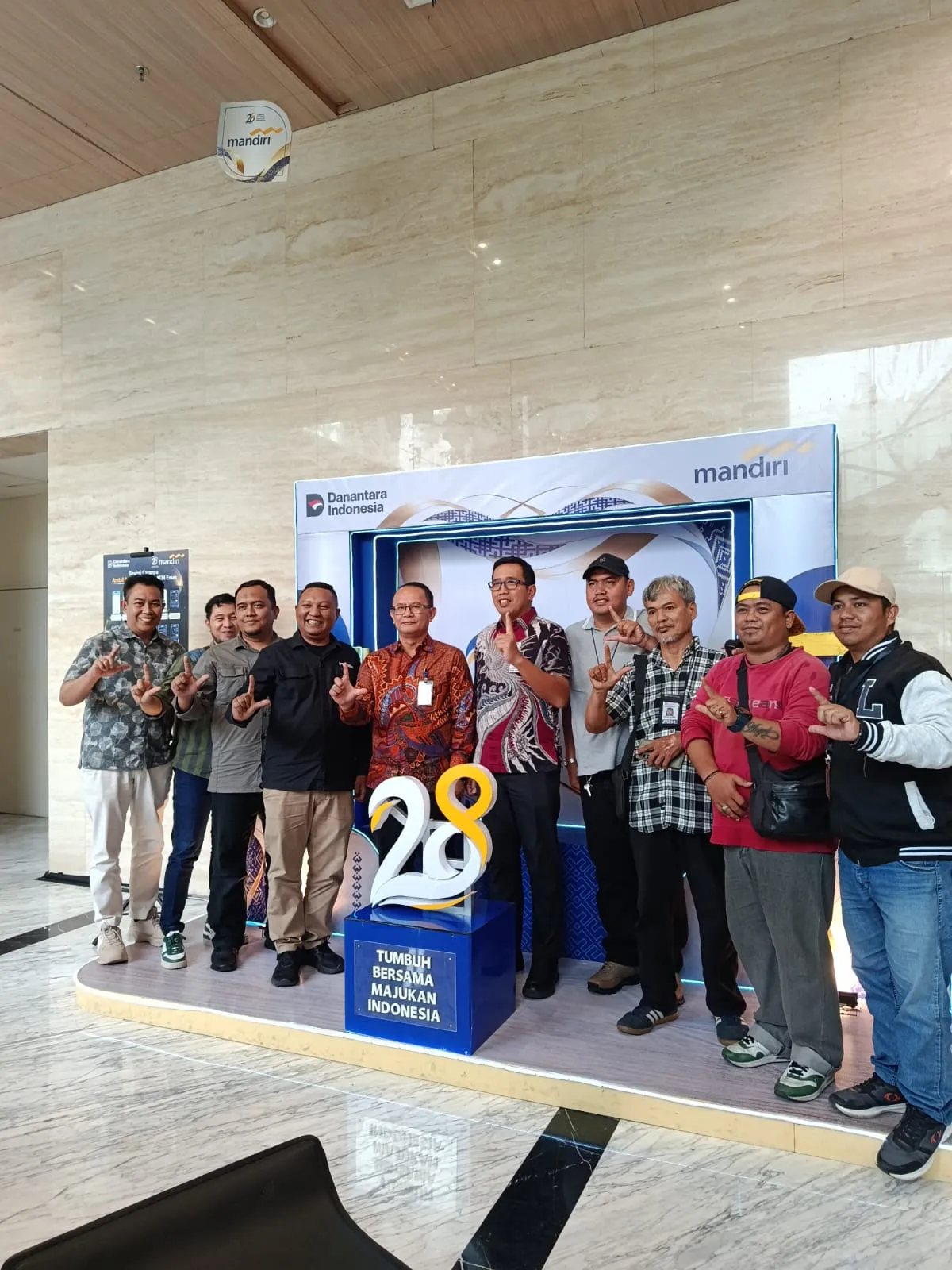 Medan Dan Pekanbaru Kini Punya Mandiri ATM Emas, Nasabah Livin’ Bisa Tarik Emas Fisik