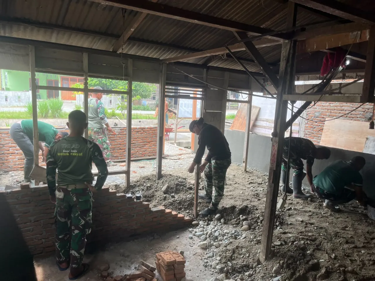 Kejar Target, Satgas TMMD ke-130 Kebut Pembangunan RTLH di Kandang Belang Mandiri