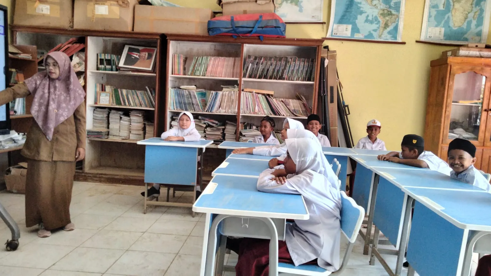 Dari Ruang Kelas ke Era Digital: Langkah Sekolah Menyiapkan Generasi Masa Depan